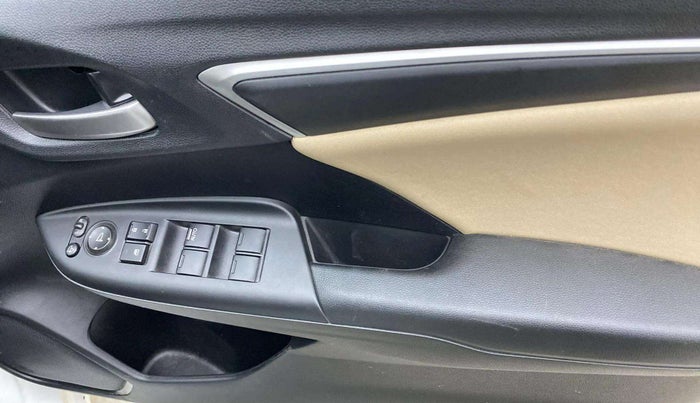 2022 Honda Jazz 1.2L I-VTEC ZX CVT, Petrol, Automatic, 5,035 km, Driver Side Door Panels Control
