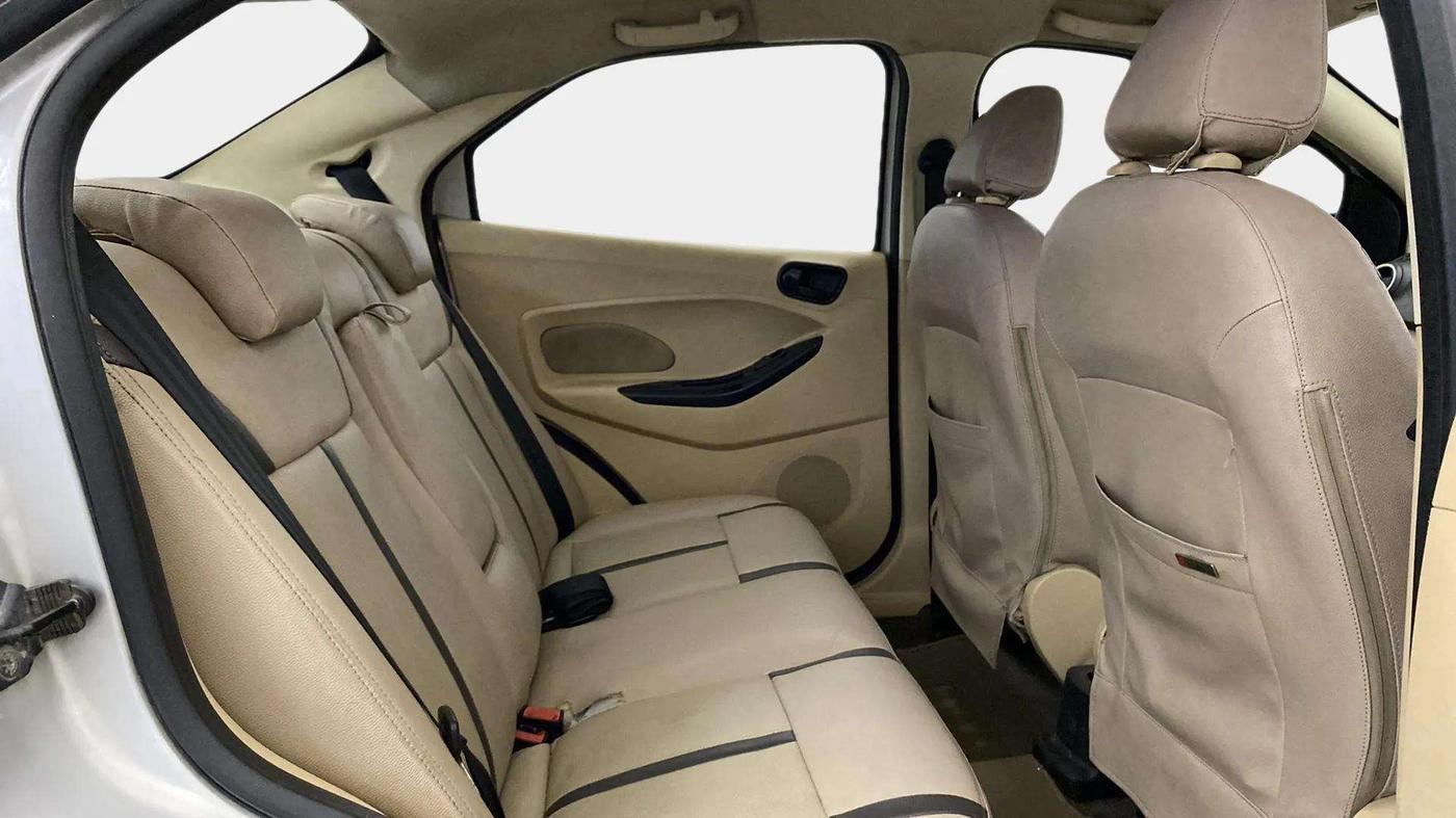 2017 Ford Figo Aspire TITANIUM 1.2 PETROL, CNG, Manual, 75,078 km, Right Side Rear Door Cabin