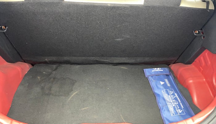 2017 Hyundai Eon ERA +, Petrol, Manual, 14,800 km, Boot Inside