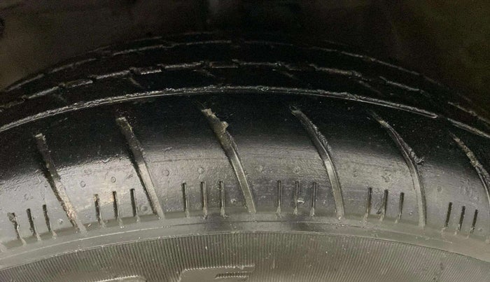 2019 Maruti Celerio VXI CNG, CNG, Manual, 61,810 km, Left Front Tyre Tread