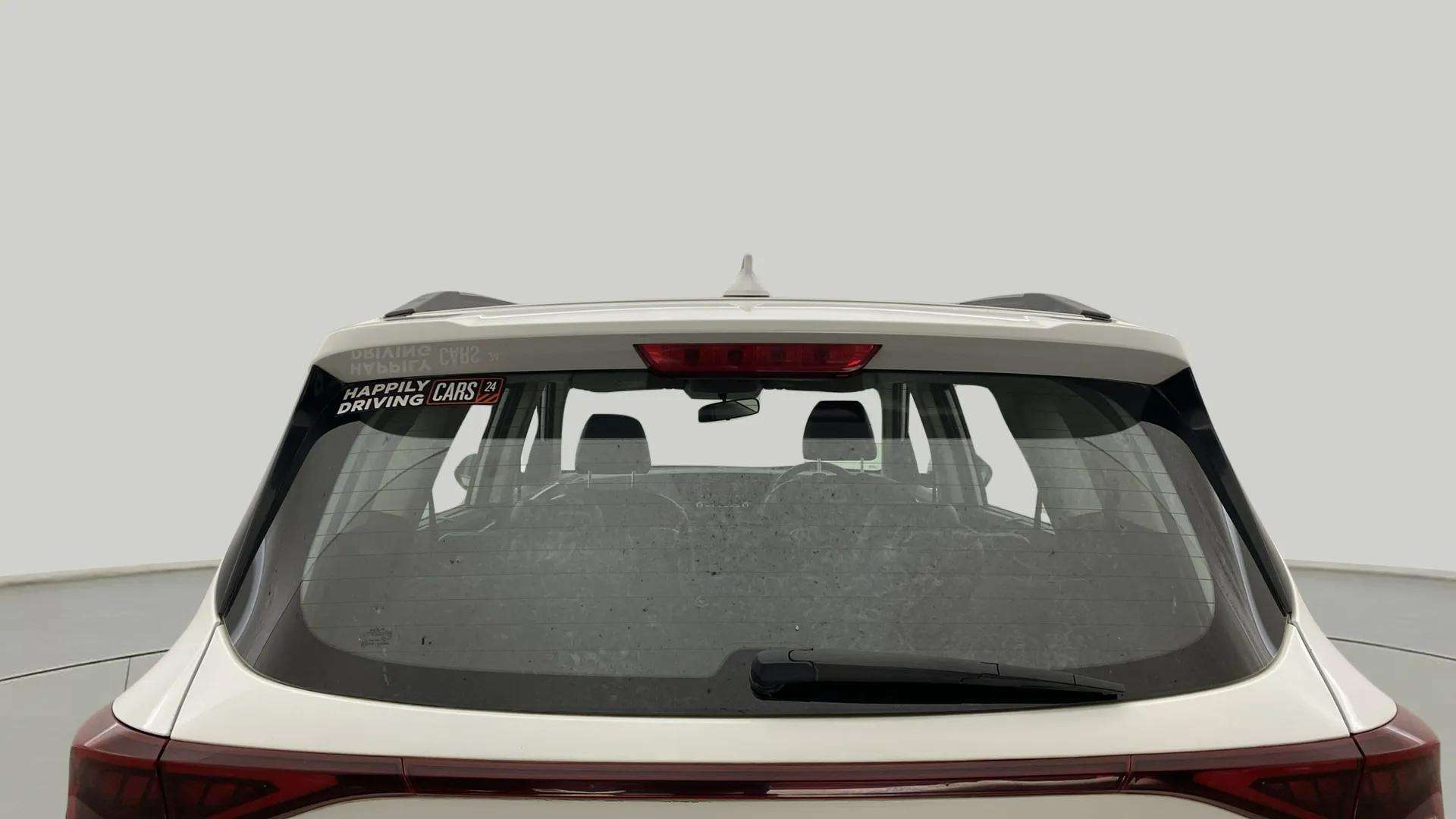 Rear-Windshield---Roof-25