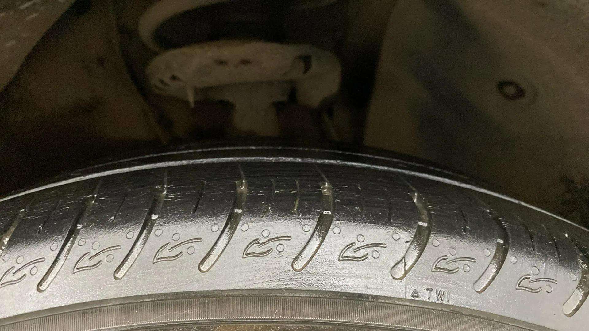 RHS-Front-Tyre-Tread-18