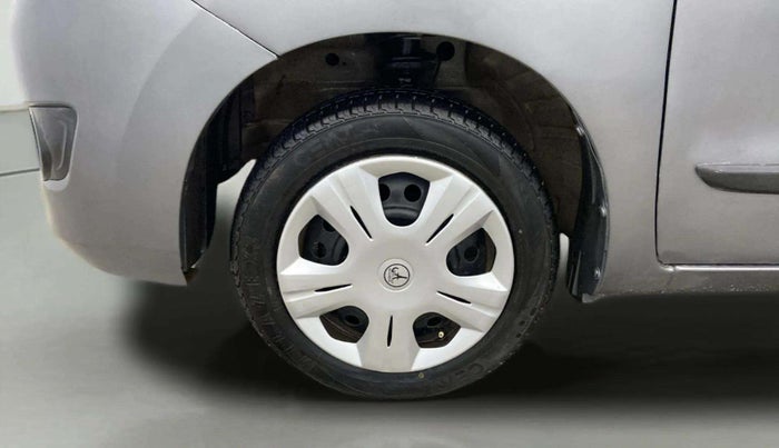 2014 Maruti Wagon R 1.0 VXI, Petrol, Manual, 31,981 km, Left Front Wheel