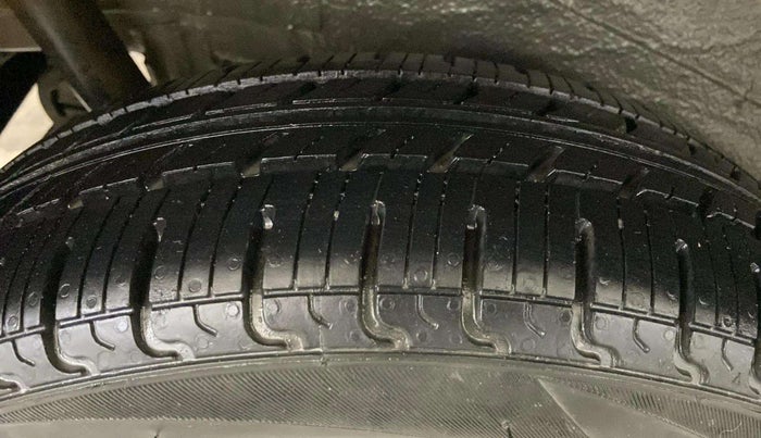 2014 Maruti Wagon R 1.0 VXI, Petrol, Manual, 31,981 km, Right Rear Tyre Tread