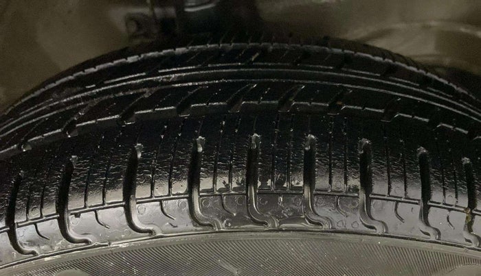 2014 Maruti Wagon R 1.0 VXI, Petrol, Manual, 31,981 km, Right Front Tyre Tread
