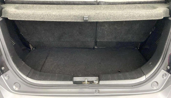 2014 Maruti Wagon R 1.0 VXI, Petrol, Manual, 31,981 km, Boot Inside