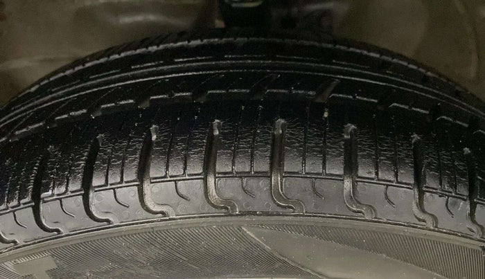 2014 Maruti Wagon R 1.0 VXI, Petrol, Manual, 31,981 km, Left Front Tyre Tread
