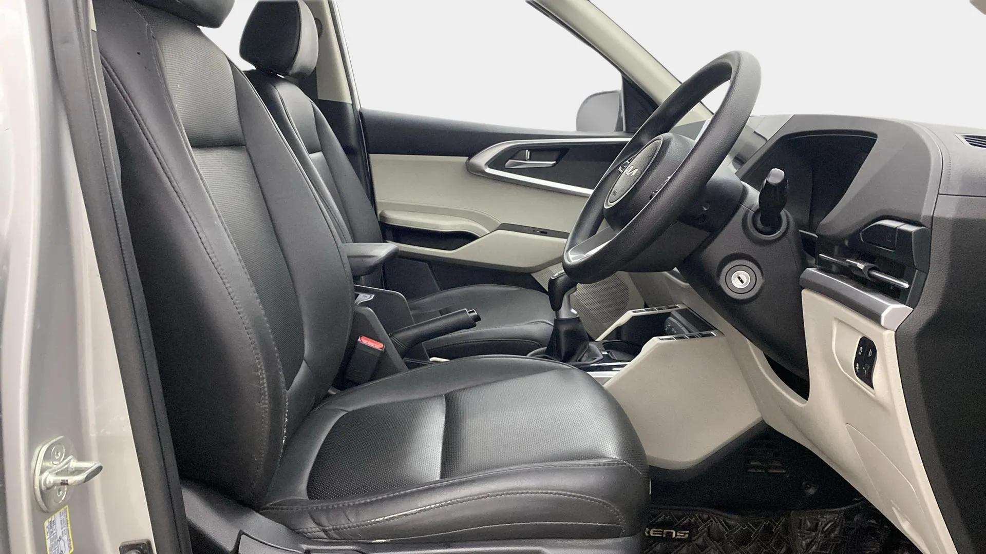 Front-Cabin-View