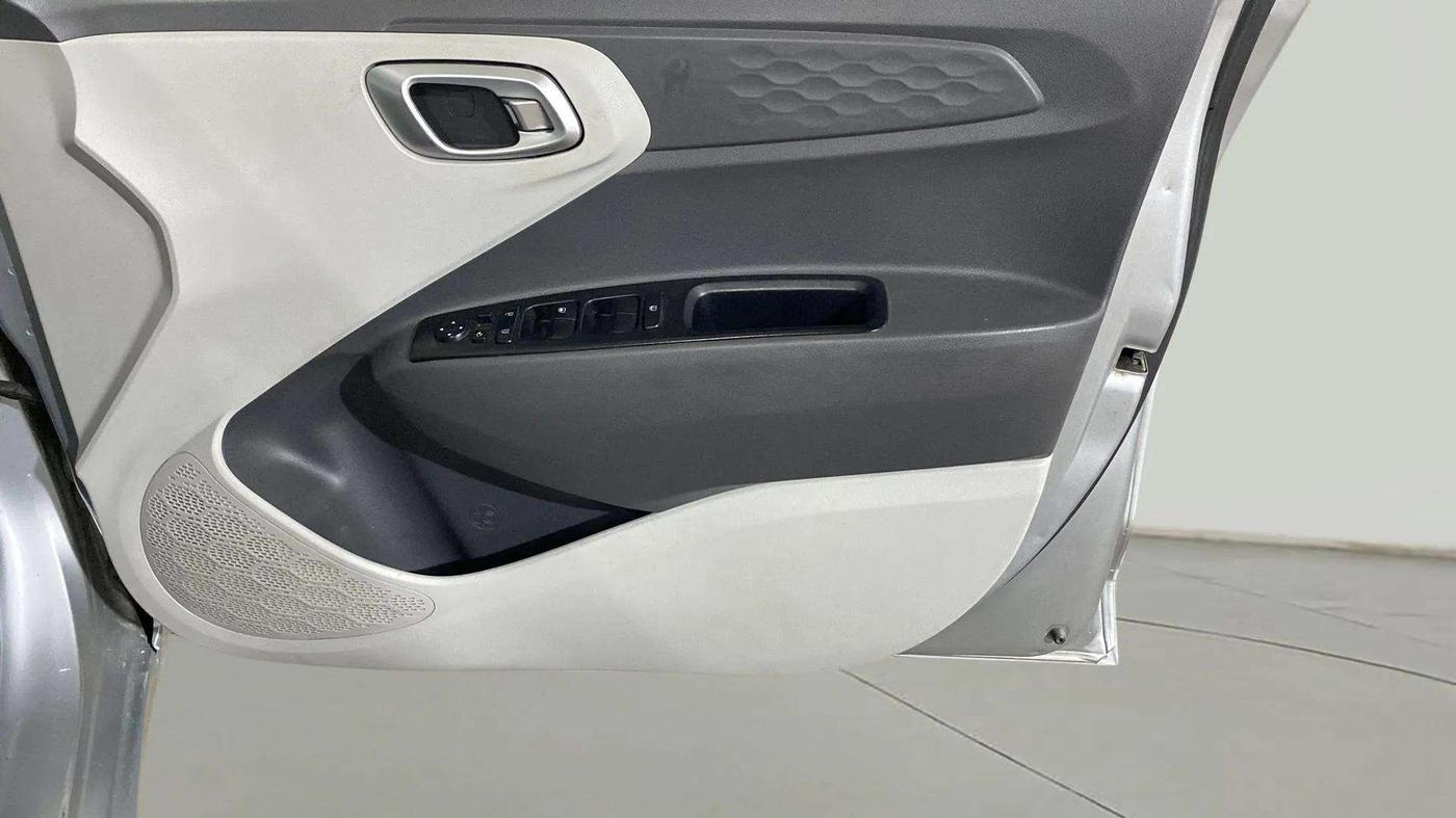 2020 Hyundai GRAND I10 NIOS SPORTZ AMT 1.2 KAPPA VTVT, Petrol, Automatic, 46,832 km, Driver Side Door Panels Control