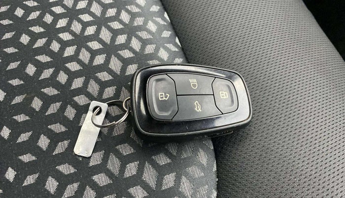 2019 Tata NEXON XZA PLUS PETROL, Petrol, Automatic, 58,673 km, Key Close Up