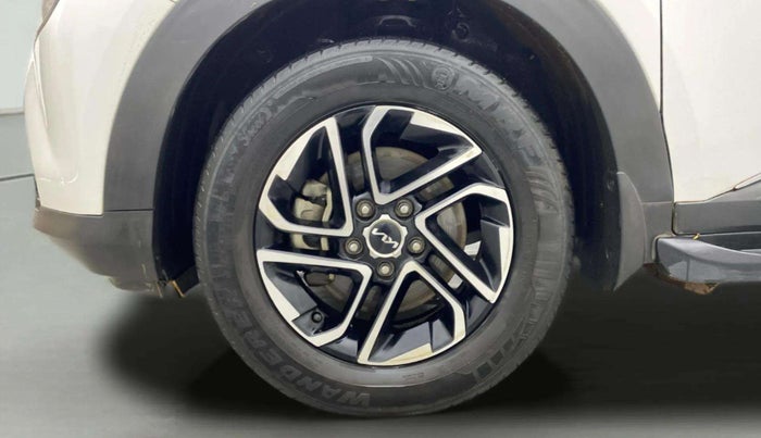 2022 KIA CARENS PRESTIGE PLUS 1.4 PETROL 7 STR, Petrol, Manual, 59,796 km, Left Front Wheel