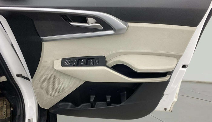 2022 KIA CARENS PRESTIGE PLUS 1.4 PETROL 7 STR, Petrol, Manual, 59,796 km, Driver Side Door Panels Control