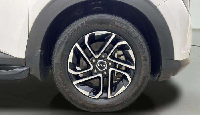 2022 KIA CARENS PRESTIGE PLUS 1.4 PETROL 7 STR, Petrol, Manual, 59,796 km, Right Front Wheel