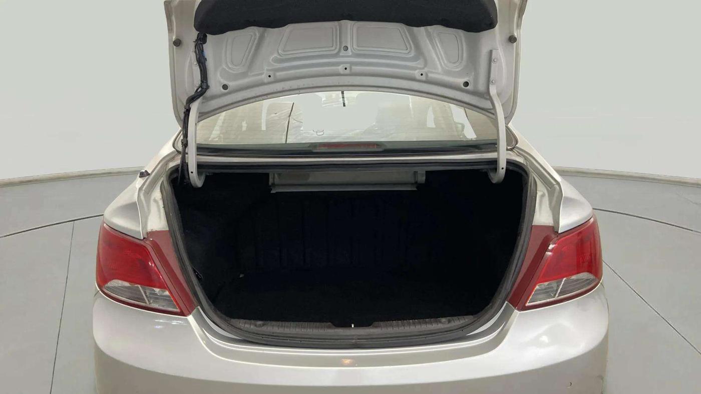 2015 Hyundai Verna FLUIDIC 4S 1.6 VTVT SX, Petrol, Manual, 18,363 km, Boot Inside