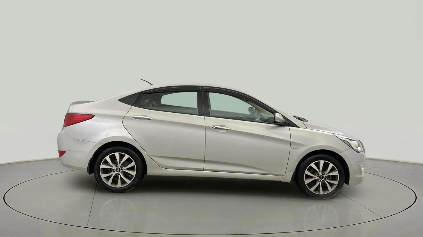 2015 Hyundai Verna FLUIDIC 4S 1.6 VTVT SX, Petrol, Manual, 18,363 km, Right Side View