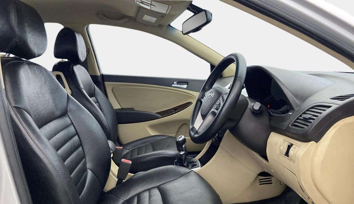 2015 Hyundai Verna FLUIDIC 4S 1.6 VTVT SX, Petrol, Manual, 18,363 km, Right Side Front Door Cabin