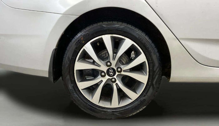 2015 Hyundai Verna FLUIDIC 4S 1.6 VTVT SX, Petrol, Manual, 18,363 km, Right Rear Wheel
