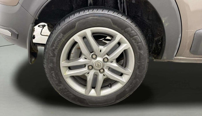 2023 Renault TRIBER RXZ, Petrol, Manual, 30,418 km, Right Rear Wheel