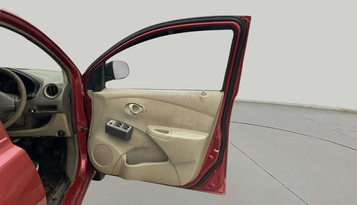 2018 Datsun Go A EPS, CNG, Manual, 88,978 km, RHS Front Door