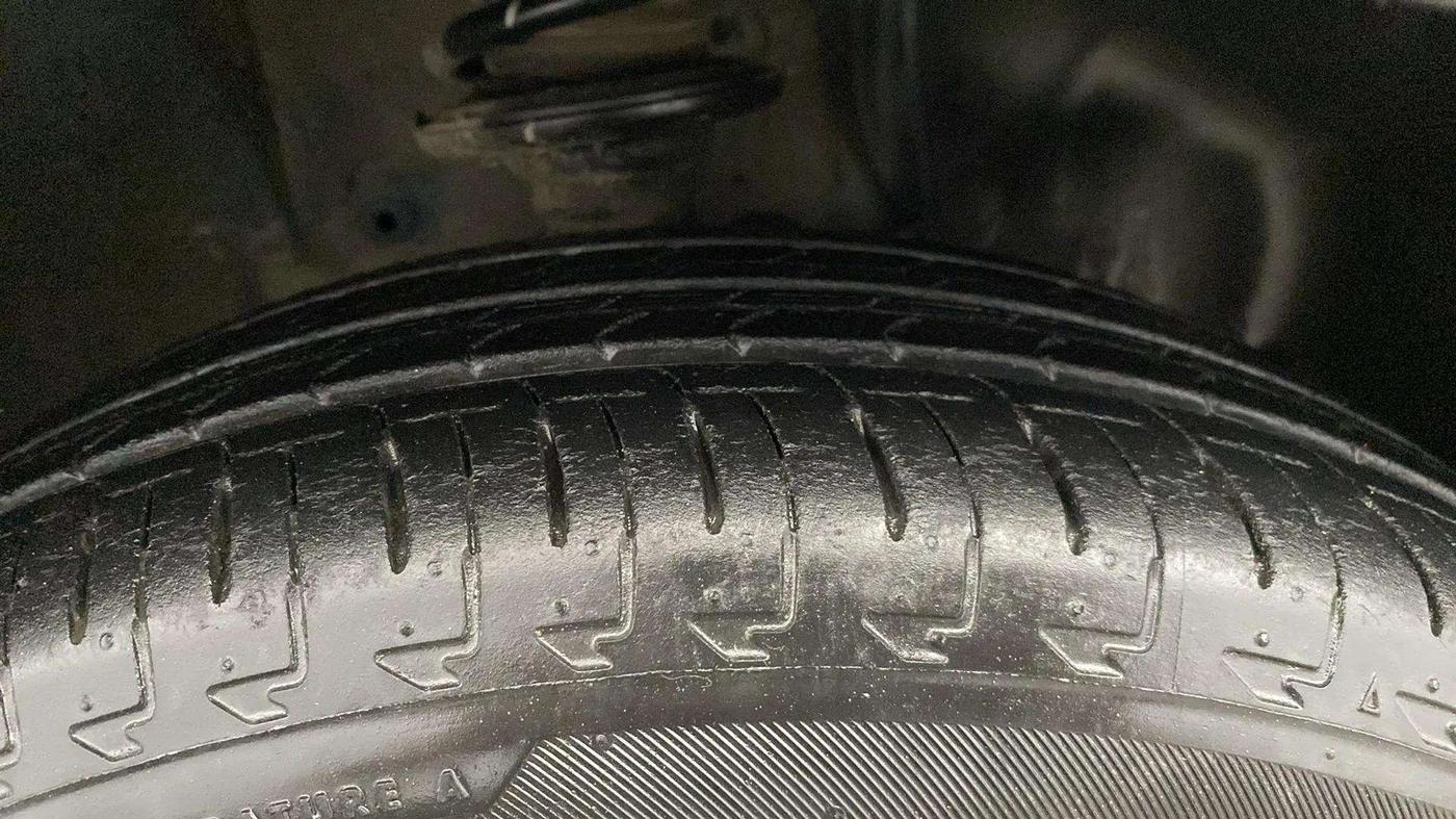 2018 Maruti IGNIS ZETA 1.2, Petrol, Manual, 27,652 km, Right Front Tyre Tread