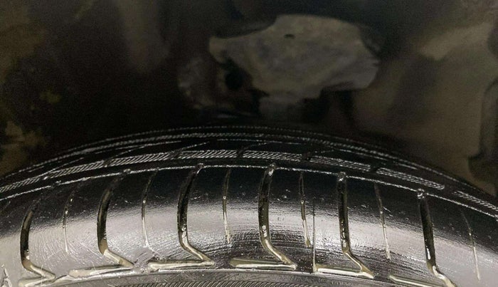 2015 Maruti Celerio VXI AMT, Petrol, Automatic, 47,197 km, Right Front Tyre Tread