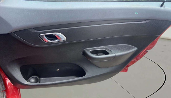 2019 Renault Kwid RXT 1.0 (O), CNG, Manual, 31,911 km, Driver Side Door Panels Control