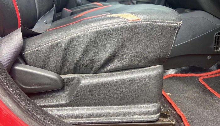 2019 Renault Kwid RXT 1.0 (O), CNG, Manual, 31,911 km, Driver Side Adjustment Panel