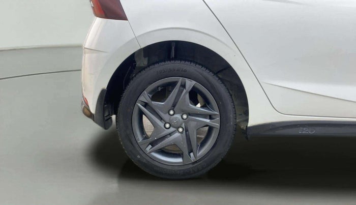 2021 Hyundai NEW I20 SPORTZ 1.2 AT, Petrol, Automatic, 36,606 km, Right Rear Wheel