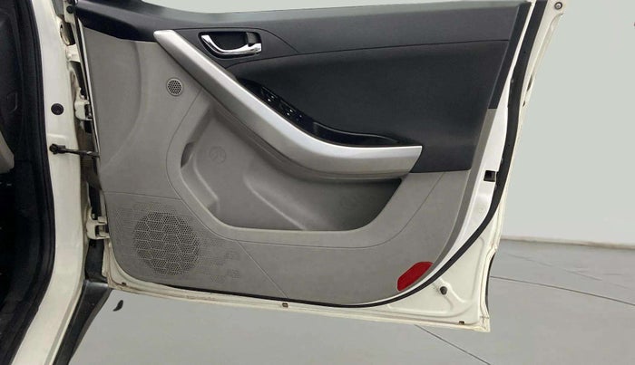 2018 Tata NEXON XZ PLUS PETROL DUAL TONE, Petrol, Manual, 58,443 km, Driver Side Door Panels Control