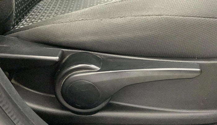 2018 Tata NEXON XZ PLUS PETROL DUAL TONE, Petrol, Manual, 58,443 km, Driver Side Adjustment Panel