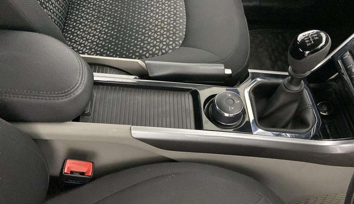 2018 Tata NEXON XZ PLUS PETROL DUAL TONE, Petrol, Manual, 58,443 km, Gear Lever