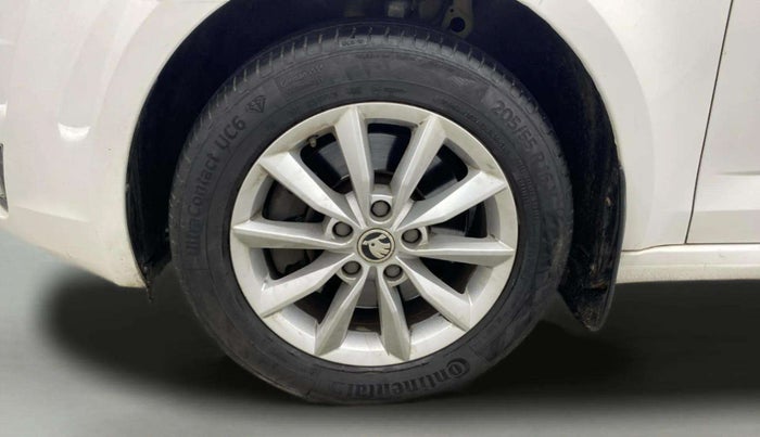2016 Skoda Octavia STYLE PLUS AT 1.8 TSI, Petrol, Automatic, 79,357 km, Left Front Wheel