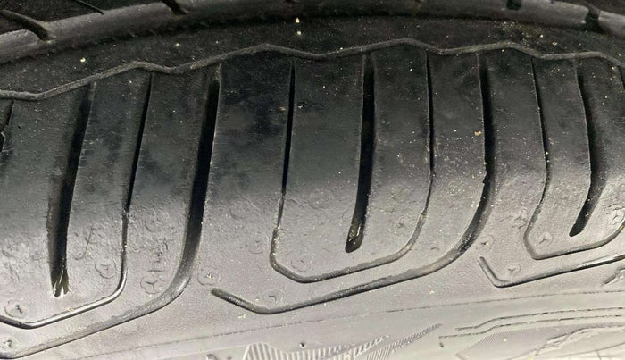 2016 Skoda Octavia STYLE PLUS AT 1.8 TSI, Petrol, Automatic, 79,357 km, Right Rear Tyre Tread