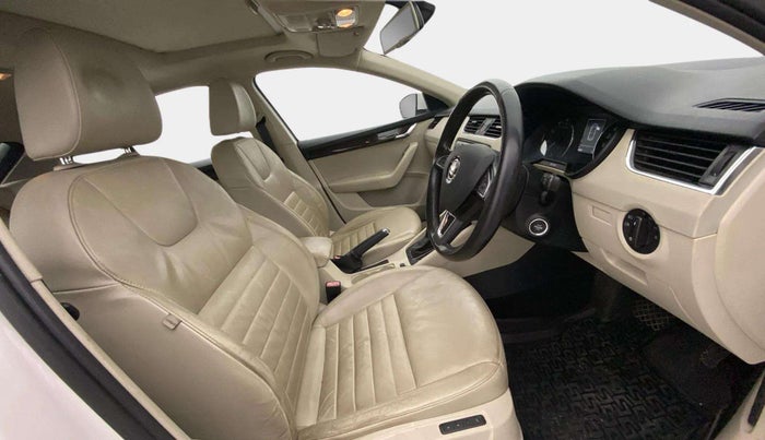 2016 Skoda Octavia STYLE PLUS AT 1.8 TSI, Petrol, Automatic, 79,357 km, Right Side Front Door Cabin
