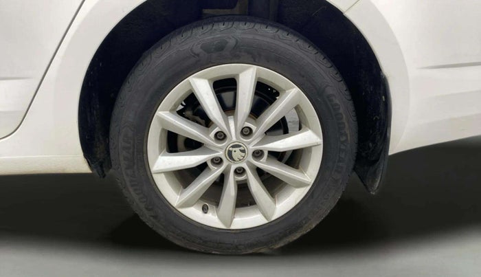 2016 Skoda Octavia STYLE PLUS AT 1.8 TSI, Petrol, Automatic, 79,357 km, Left Rear Wheel