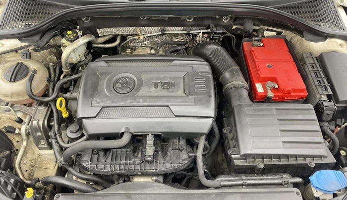 2016 Skoda Octavia STYLE PLUS AT 1.8 TSI, Petrol, Automatic, 79,357 km, Engine View