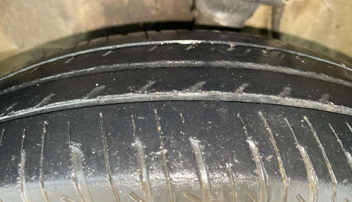 2014 Maruti Alto 800 LXI, Petrol, Manual, 89,320 km, Left Front Tyre Tread