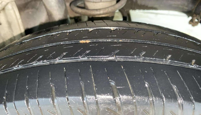 2014 Maruti Alto 800 LXI, Petrol, Manual, 89,320 km, Left Rear Tyre Tread