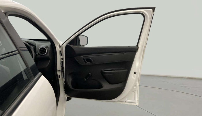 2017 Renault Kwid RXL, Petrol, Manual, 50,230 km, RHS Front Door