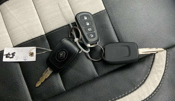 2017 Renault Kwid RXL, Petrol, Manual, 50,230 km, Key Close Up