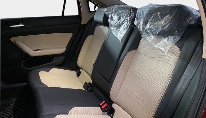 2023 Volkswagen VIRTUS TOPLINE TSI 1.0 AT, Petrol, Automatic, 13,772 km, Right Side Rear Door Cabin