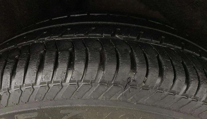 2015 Ford Ecosport TITANIUM 1.5L PETROL AT, Petrol, Automatic, 71,661 km, Right Rear Tyre Tread