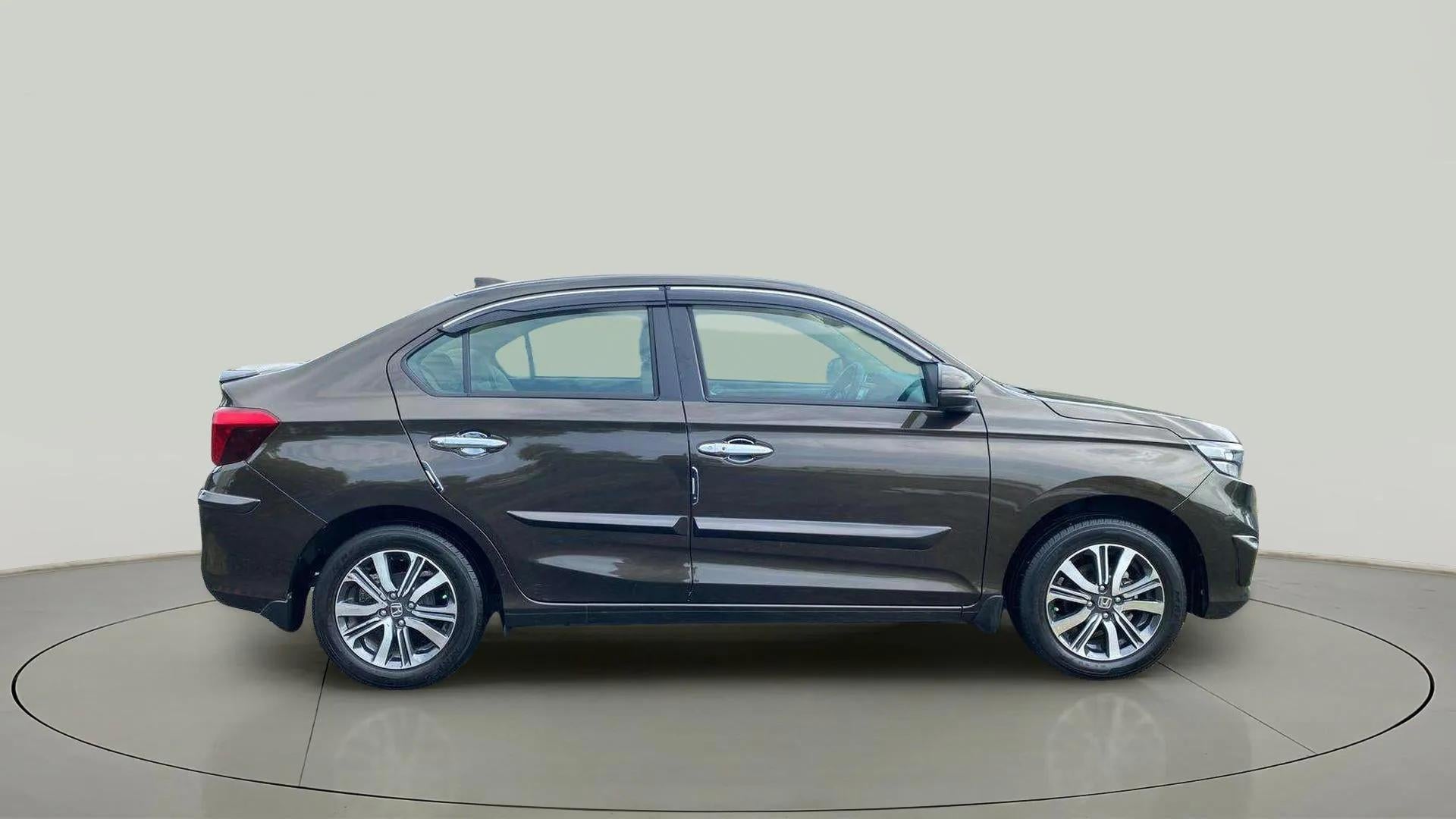 Certified Used 2024 Honda Amaze 1.2L I-VTEC VX | 22,077 Kms