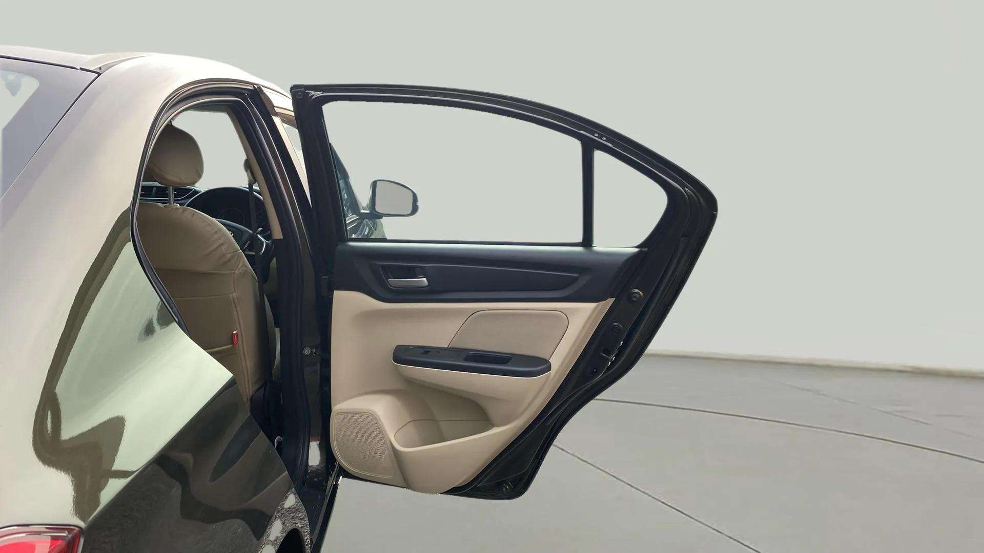 KM Certified Used 2024 Honda Amaze 1.2L I-VTEC VX | 22,077 Kms