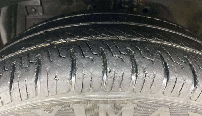 2012 Maruti Swift ZDI, Diesel, Manual, 1,41,020 km, Left Front Tyre Tread