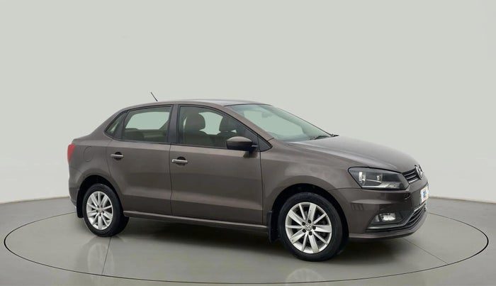 2016 Volkswagen Ameo HIGHLINE1.5L, Diesel, Manual, 1,21,952 km, Right Front Diagonal