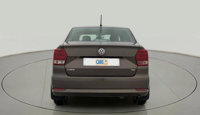 2016 Volkswagen Ameo HIGHLINE1.5L, Diesel, Manual, 1,21,952 km, Back/Rear
