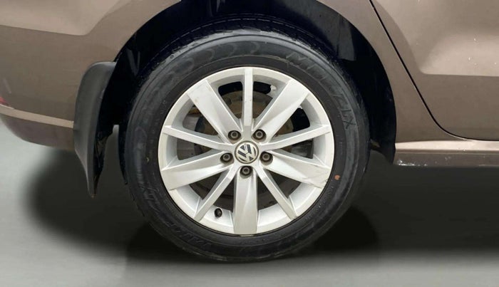 2016 Volkswagen Ameo HIGHLINE1.5L, Diesel, Manual, 1,21,952 km, Right Rear Wheel