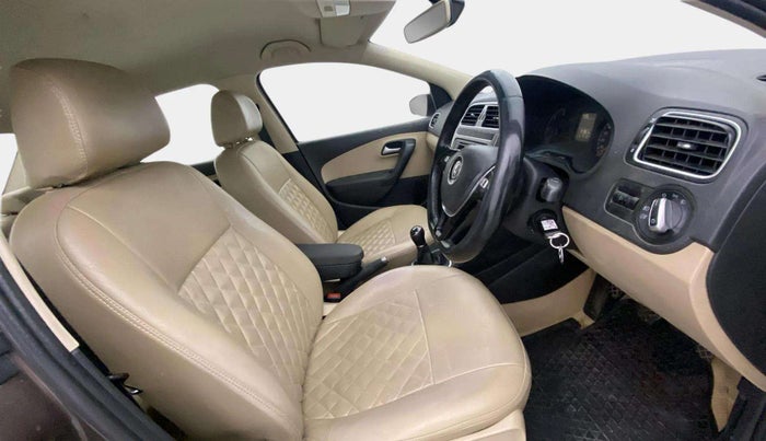 2016 Volkswagen Ameo HIGHLINE1.5L, Diesel, Manual, 1,21,952 km, Right Side Front Door Cabin