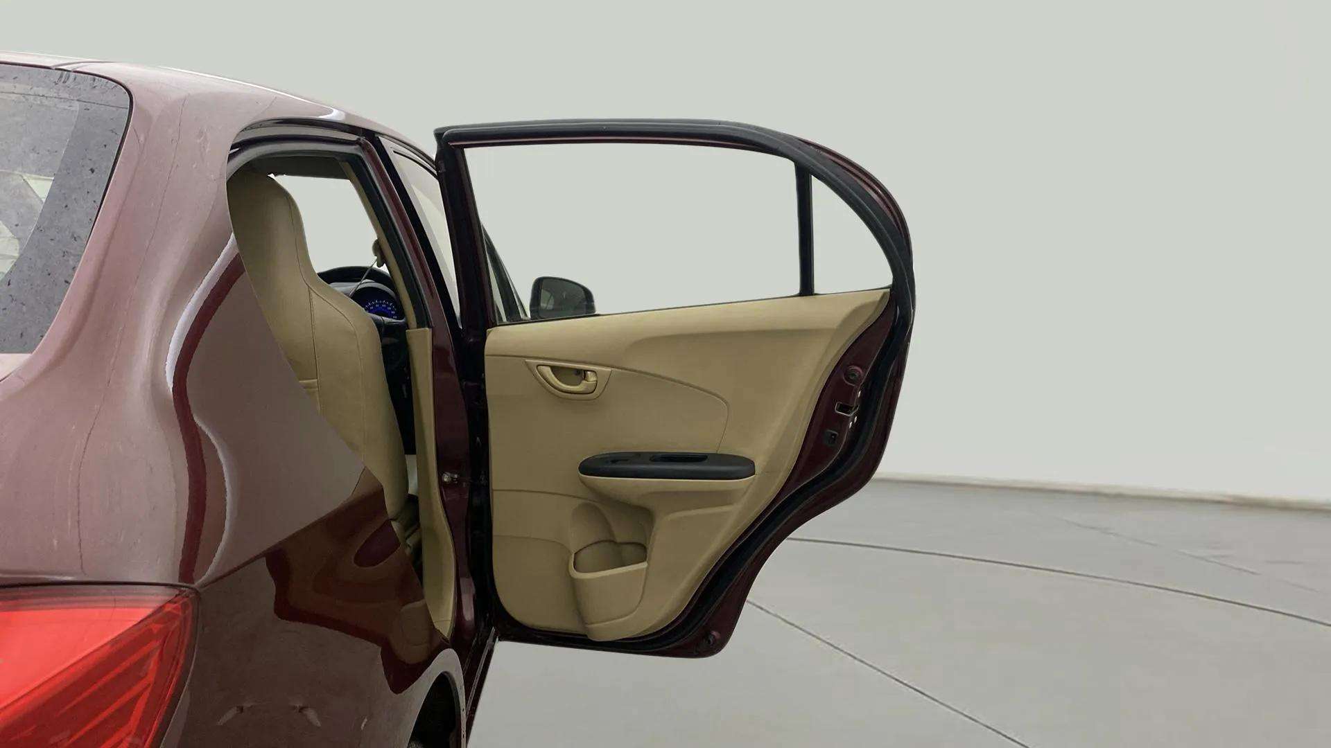 RHS-Rear-Door-Open-33